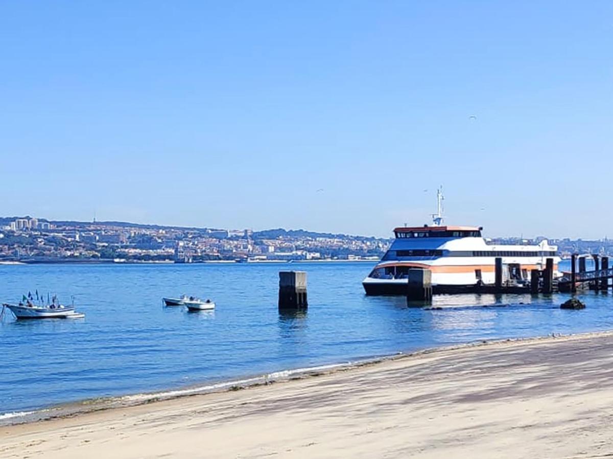 Beach & City - Trafaria Kültér fotó